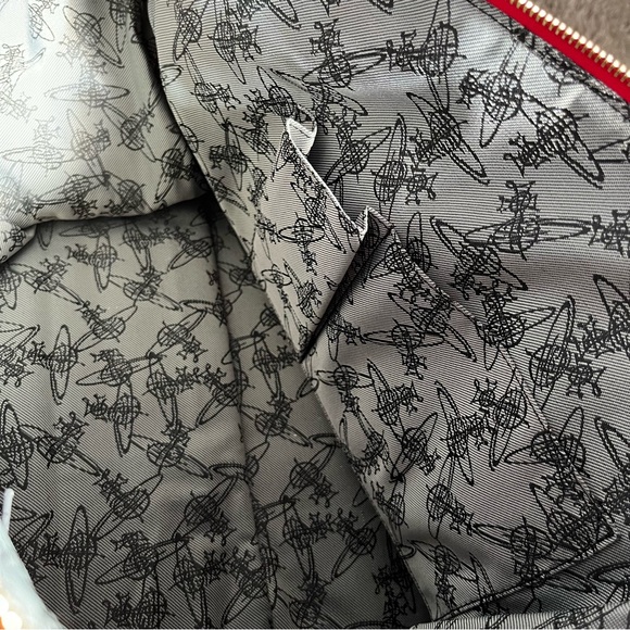 VIVIENNE WESTWOOD • RARE PATENT LEATHER CHERRY RED LARGE ZIP TOTE BAG - Picture 10 of 13